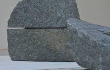 MICHAL JANIGA – Neznesiteľné teplo domova