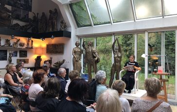 Noc literatúry 2024: Nicol Hochholczerová – Táto izba sa nedá zjesť