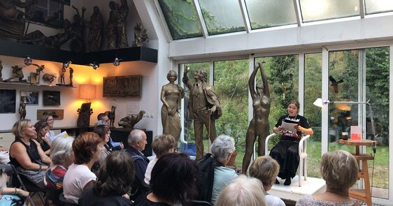 Noc literatúry 2024: Nicol Hochholczerová – Táto izba sa nedá zjesť