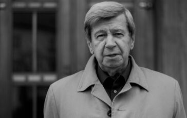 Vo veku 82 rokov zomrel bývalý minister zahraničných vecí SR Eduard Kukan.  