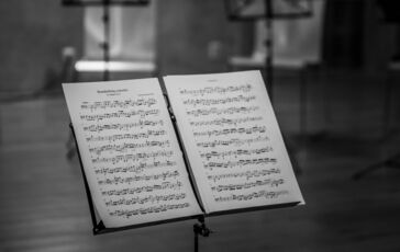 FLAUTA JARI - premiéra Klára Valentovičová 