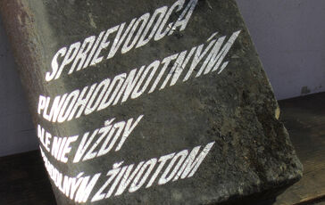 VÝSTAVA: Sprievodca hodnotným, ale nie vždy pohodlným životom