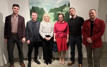 Balady o poliach a horách: výstava troch súčasných umelcov mapuje rozmanitosť Slovenska