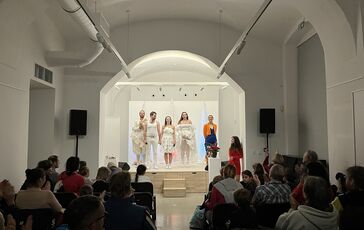 Pri príležitosti Mikuláša hosťovalo v Prahe slovenské Divadlo bez masky s novým rodinným muzikálom