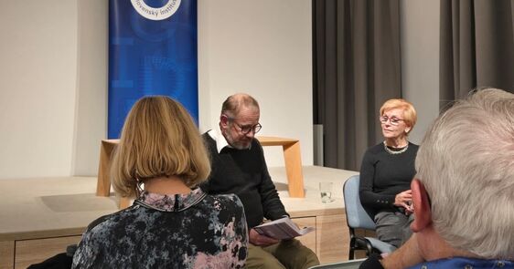 Beseda s Jurajom Kováčikom uzavrela úspešný rok plný literatúry v Slovenskom inštitúte v Prahe