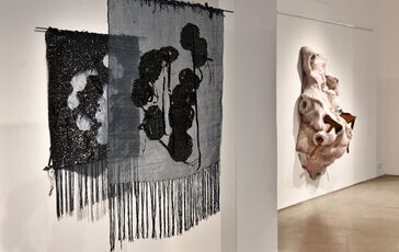 Výstava Gathering prináša do Prahy súčasnú slovenskú textilnú tvorbu